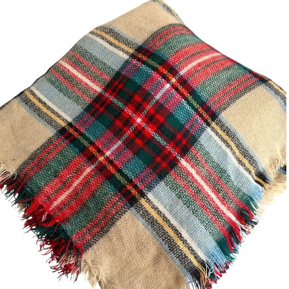 Plaid women's scarf